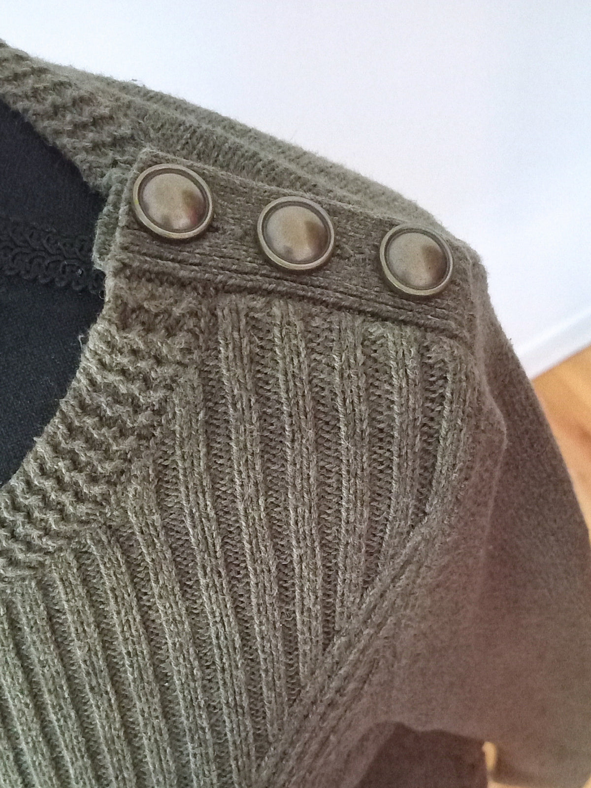 Chandail kaki à maille chevrons (M)