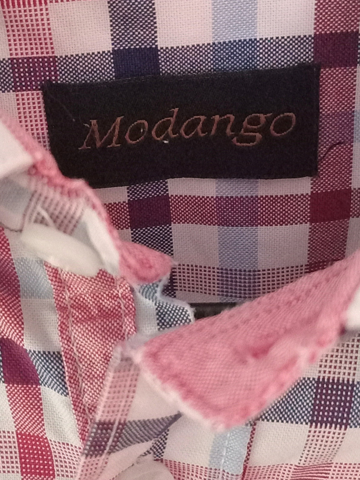 Chemise à carreaux rouge, bleu et blanc