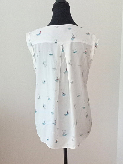 Camisole blanche à imprimé de voiliers (P)