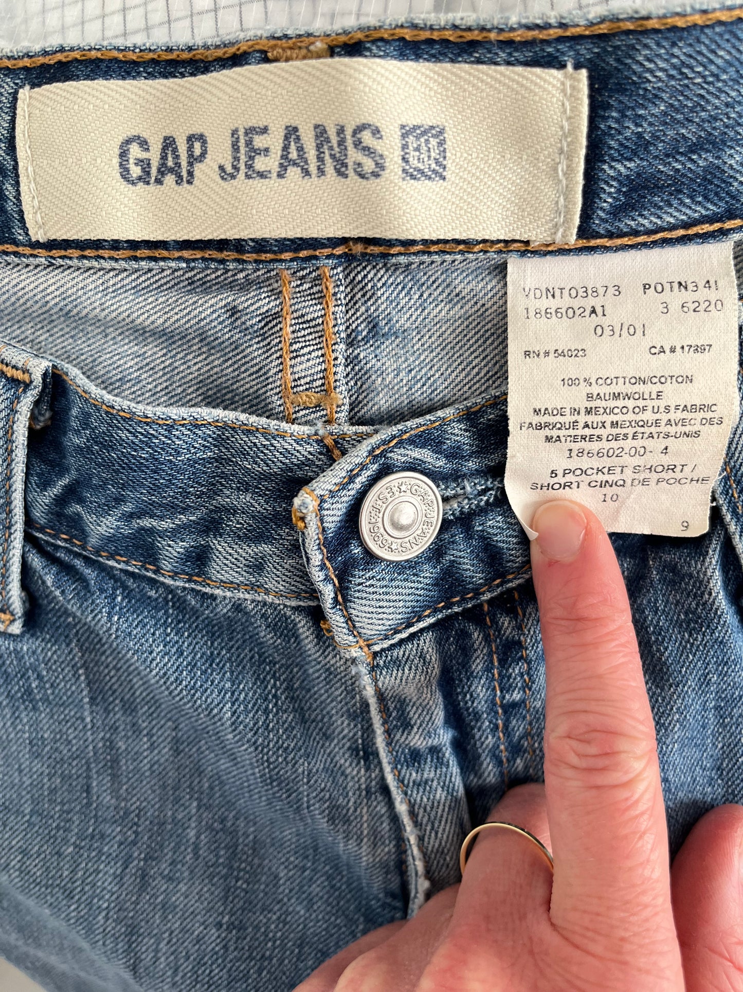 Short Gap - Étiquette de marque et taille