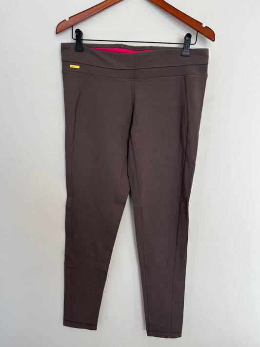 Leggings Lolë - Vue avant sur fond blanc