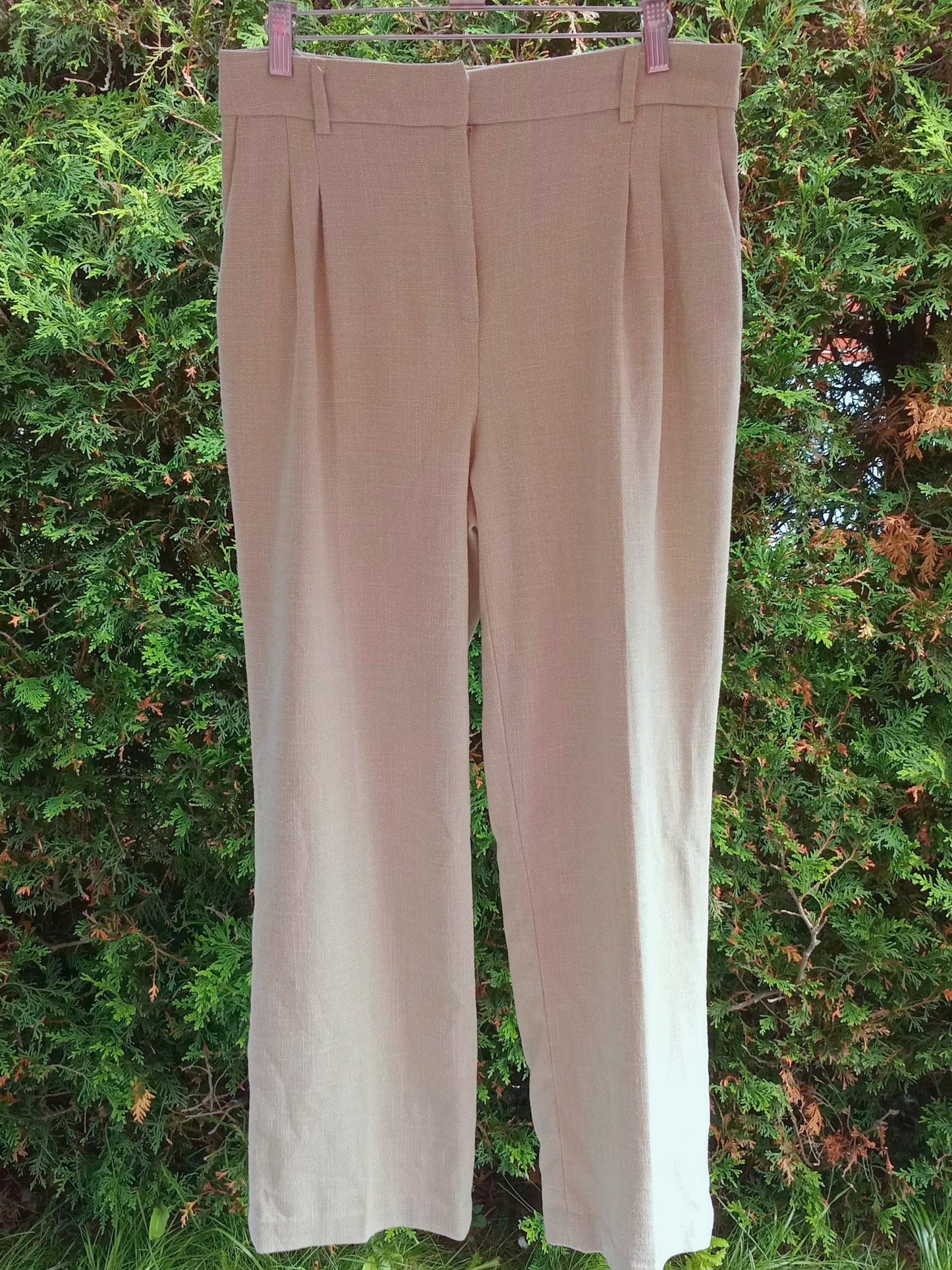 Pantalon sauge très pâle à plis (8)