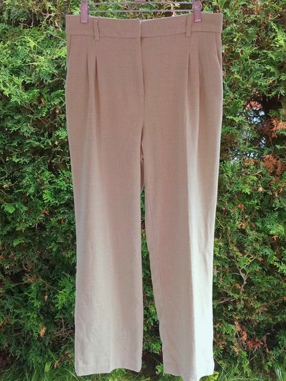 Pantalon sauge très pâle à plis (8)