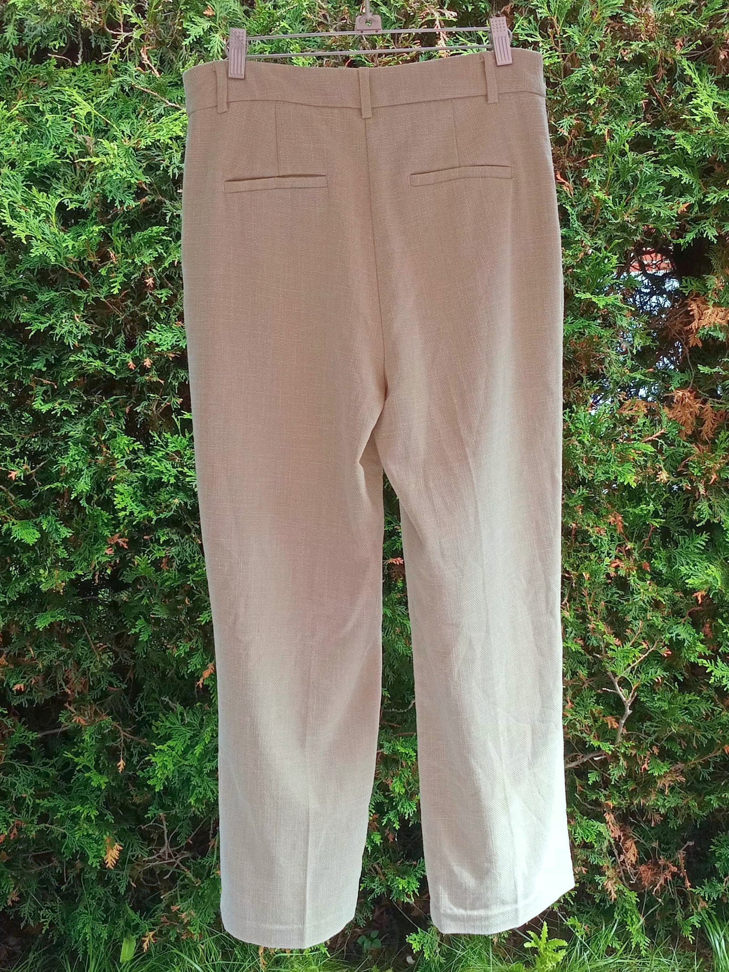 Pantalon sauge très pâle à plis (8)