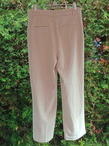 Pantalon sauge très pâle à plis (8)