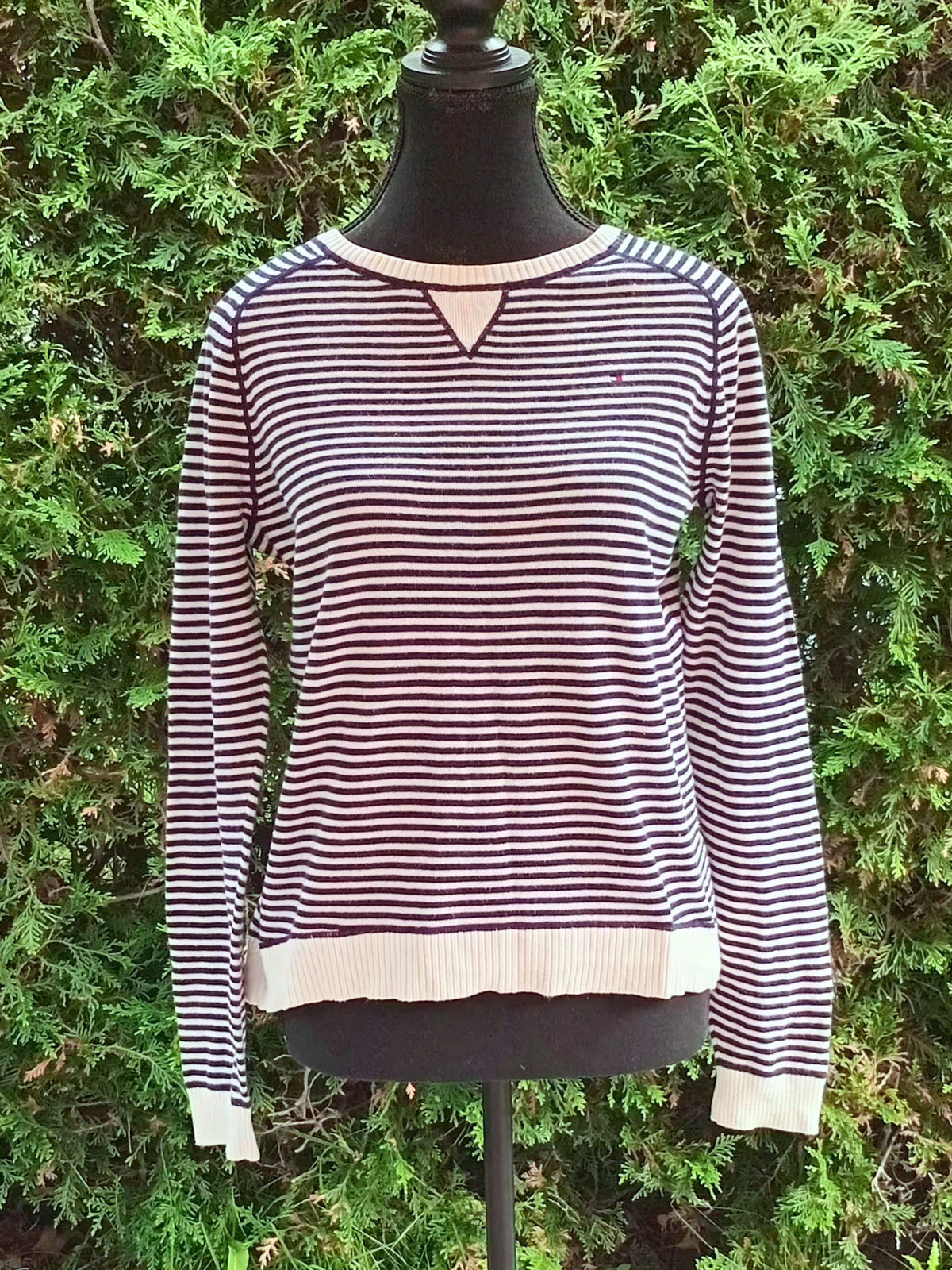 Chandail rayé marine et crème en coton (M)