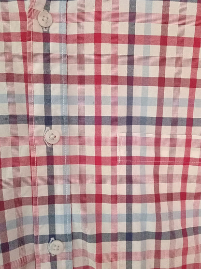 Chemise à carreaux rouge, bleu et blanc