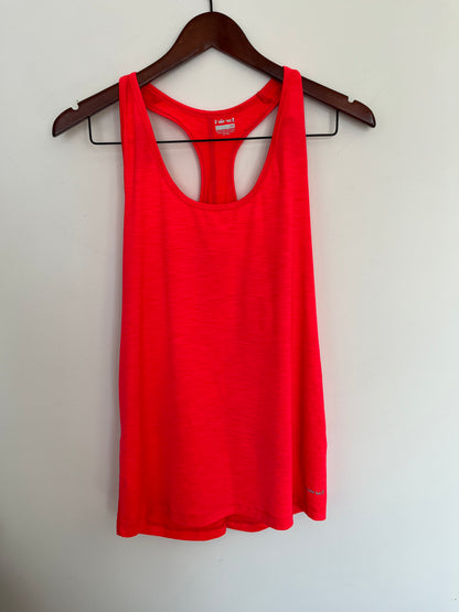 Camisole Hind - Vue avant sur fond blanc