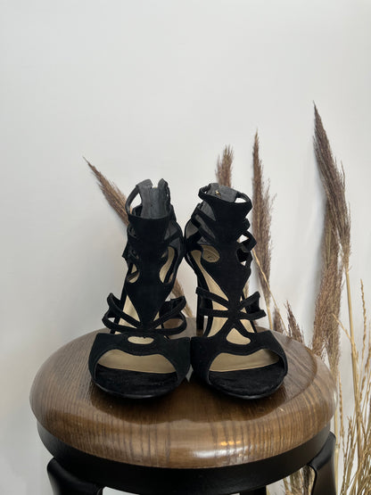Talons hauts Guess - Vue avant sur fond blanc