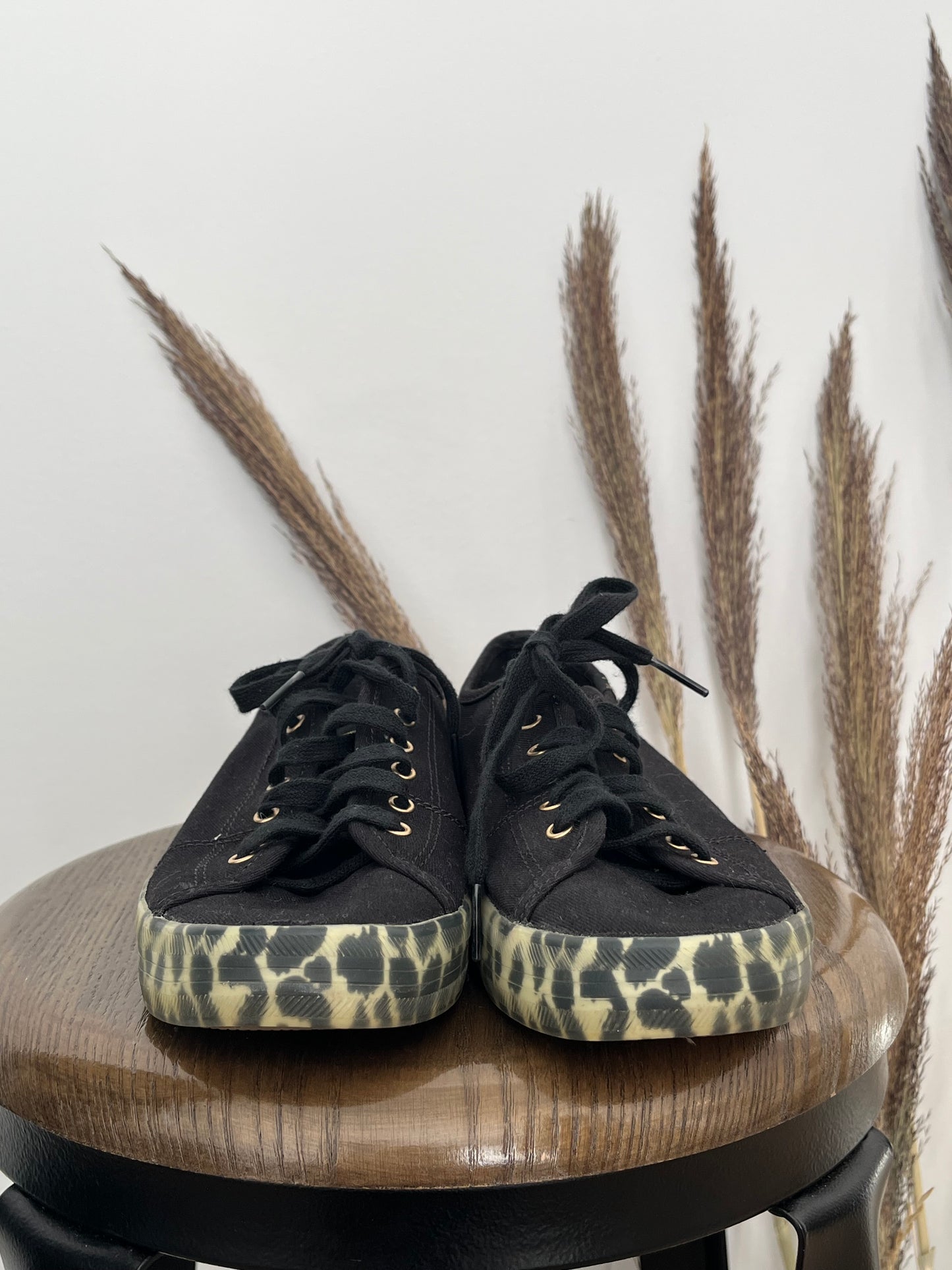 Souliers Keds - Vue avant sur fond blanc