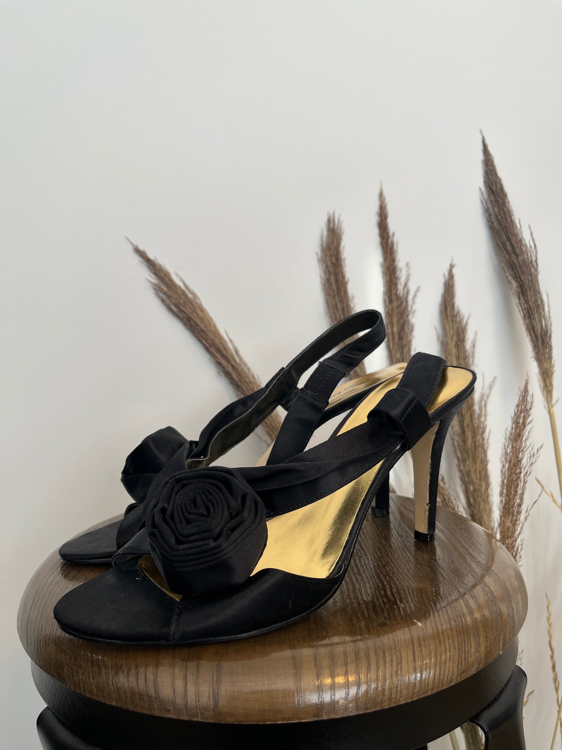 Talons hauts Enzo Angiolini - Vue de gauche sur fond blanc