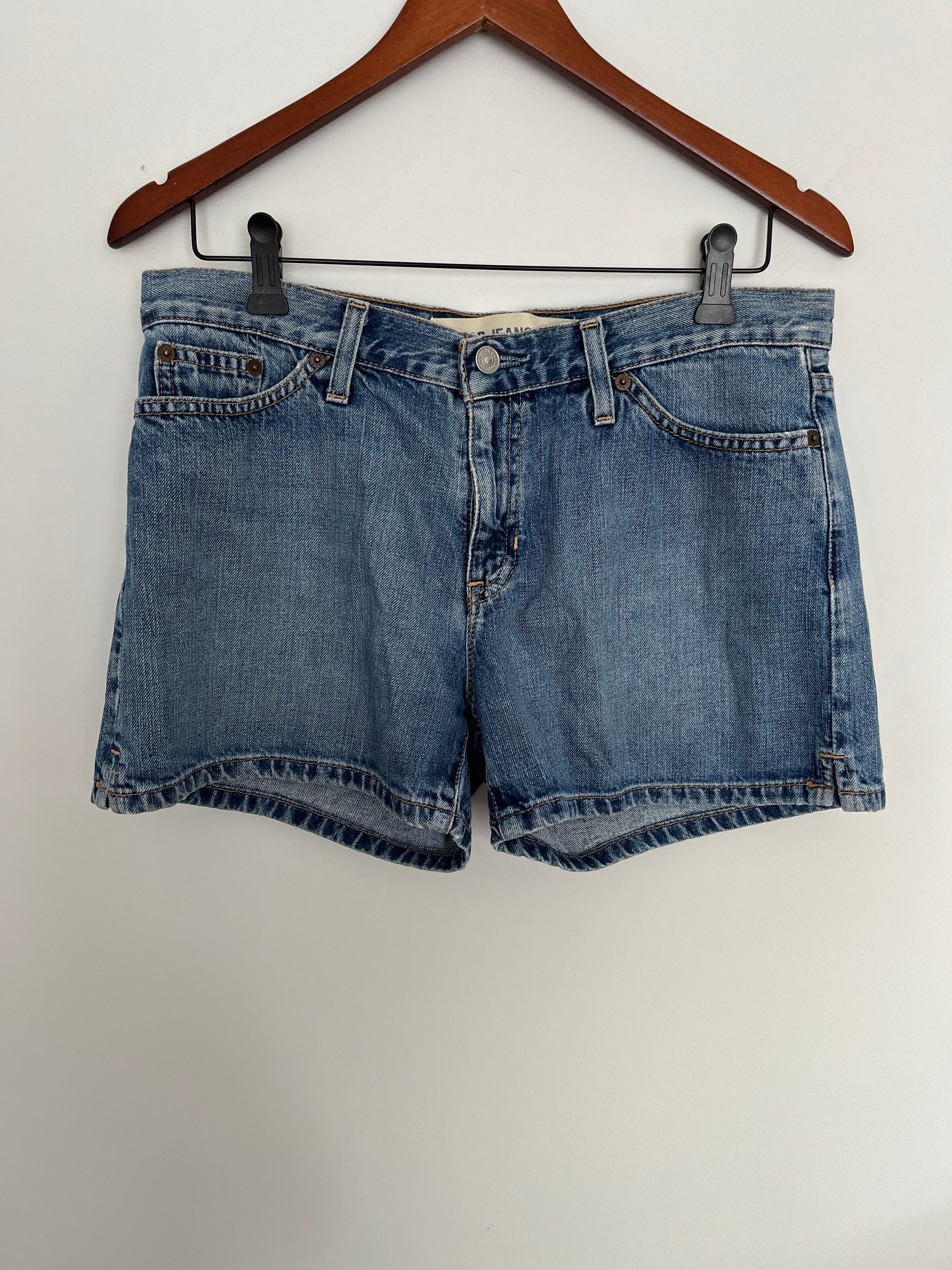Short Gap - Vue avant sur fond blanc