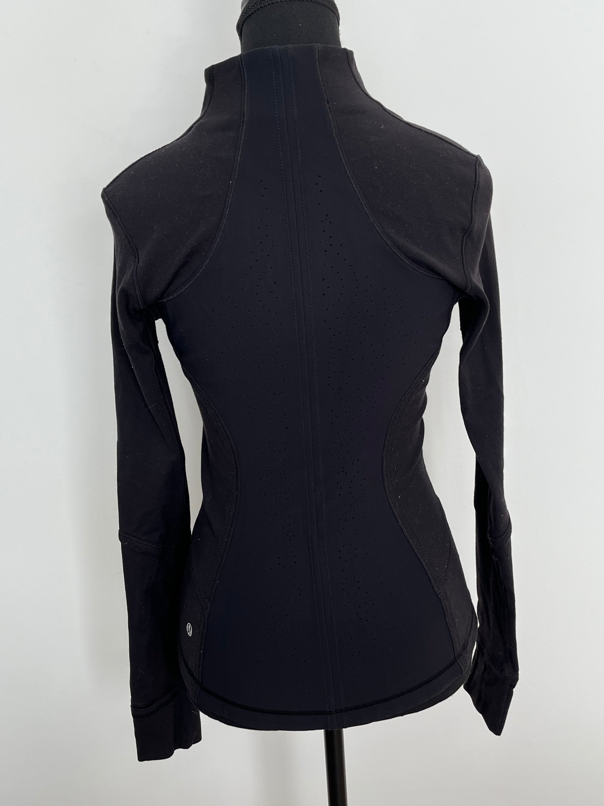 Veste Lululemon - Vue arrière sur fond blanc