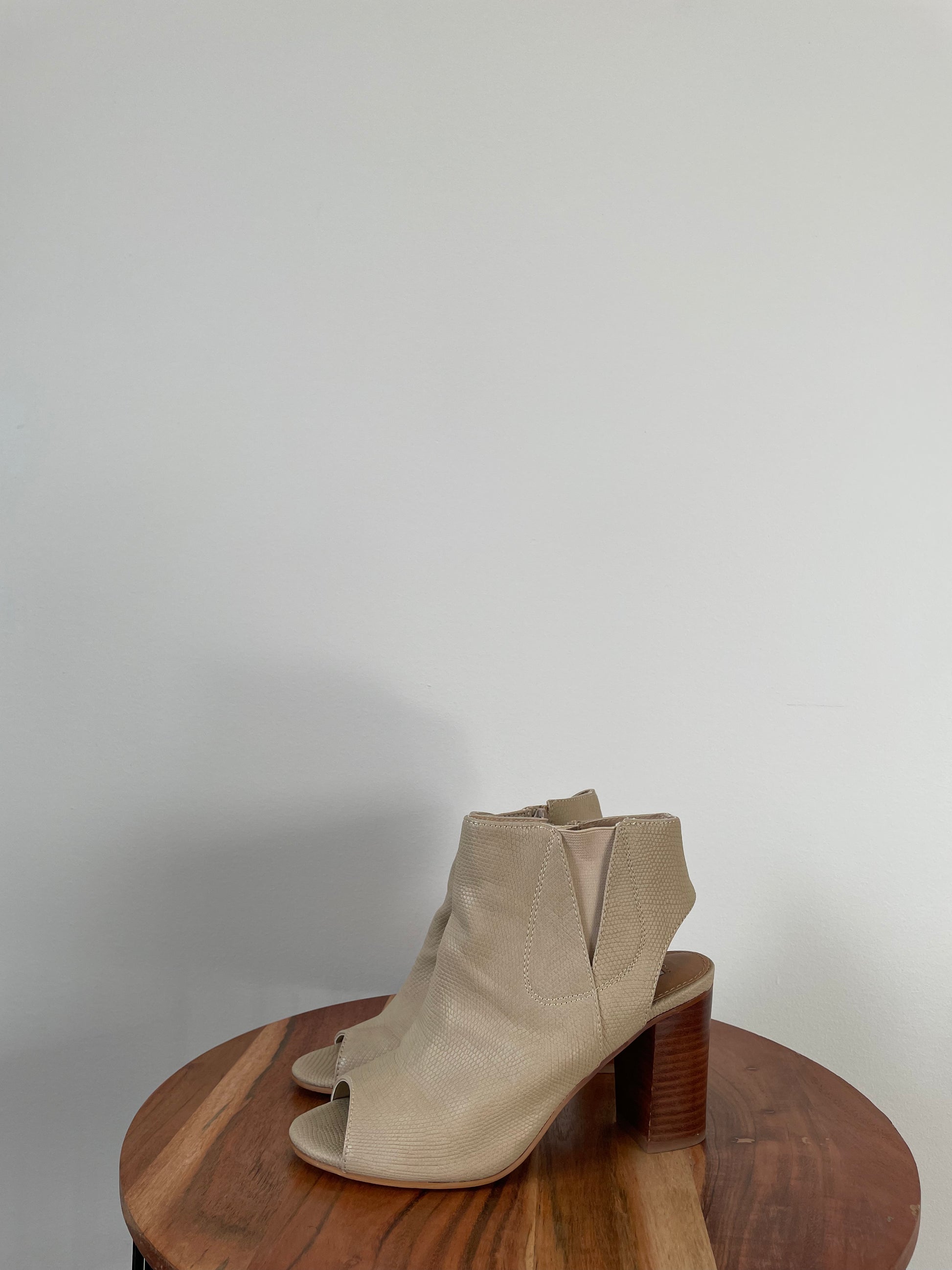 Souliers Steve Madden - Vue du côté gauche sur fond blanc