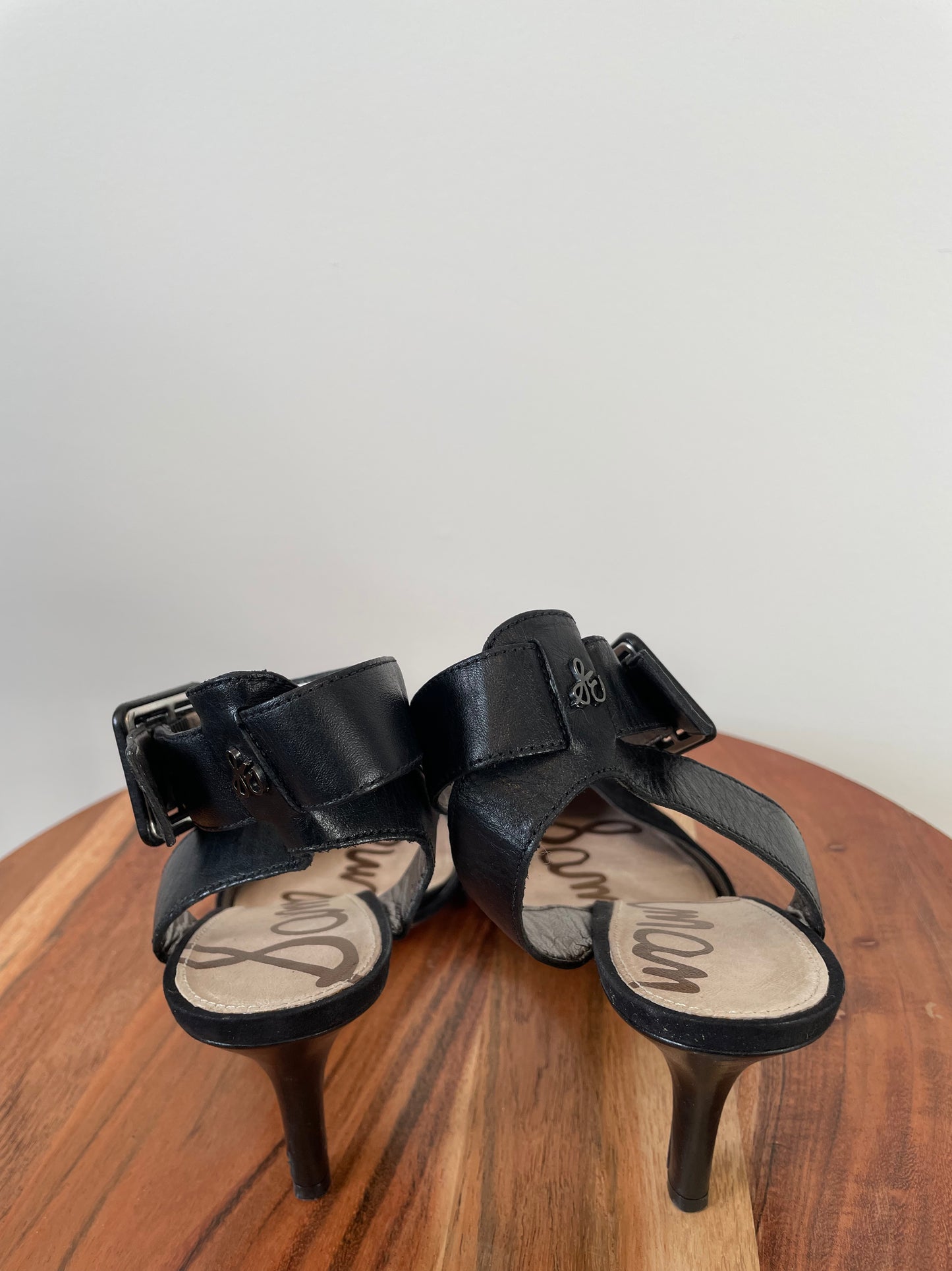 Escarpins Sam Edelman - Vue arrière sur fond blanc