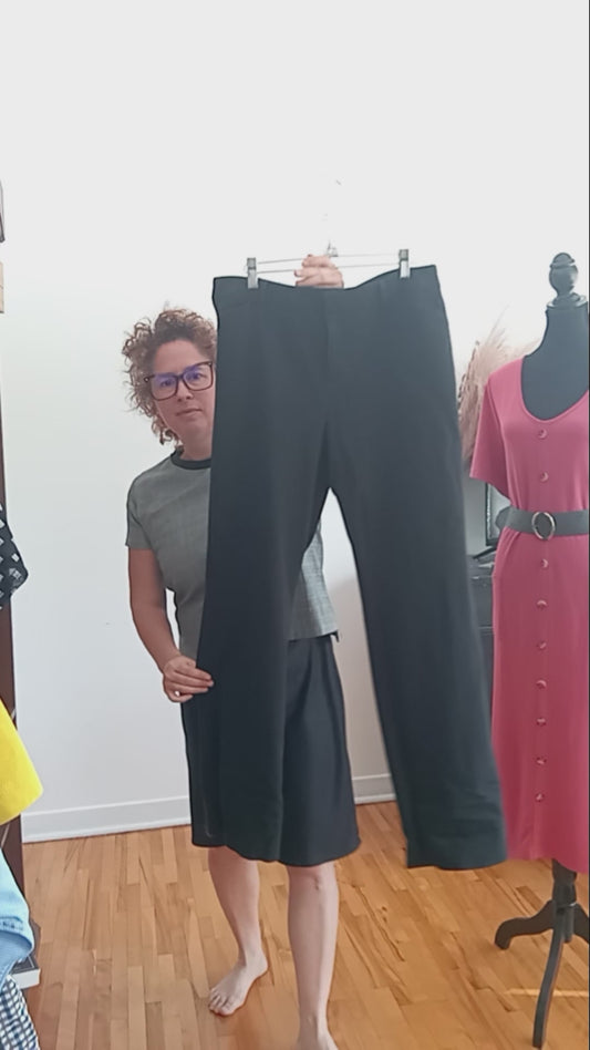 Pantalon noir à jambe droite (12)