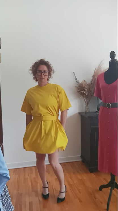 Robe t-shirt jaune moutarde en coton avec ceinture (S)
