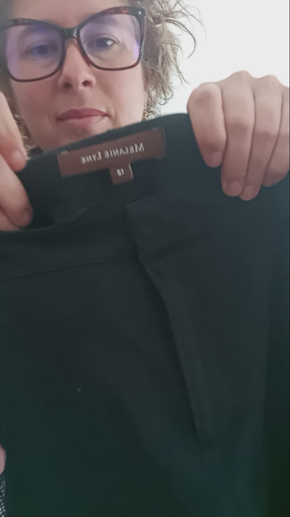 Pantalon noir à jambe droite (12)
