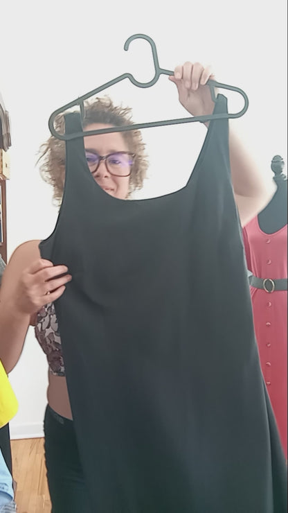 Robe noire fluide en soie (G)