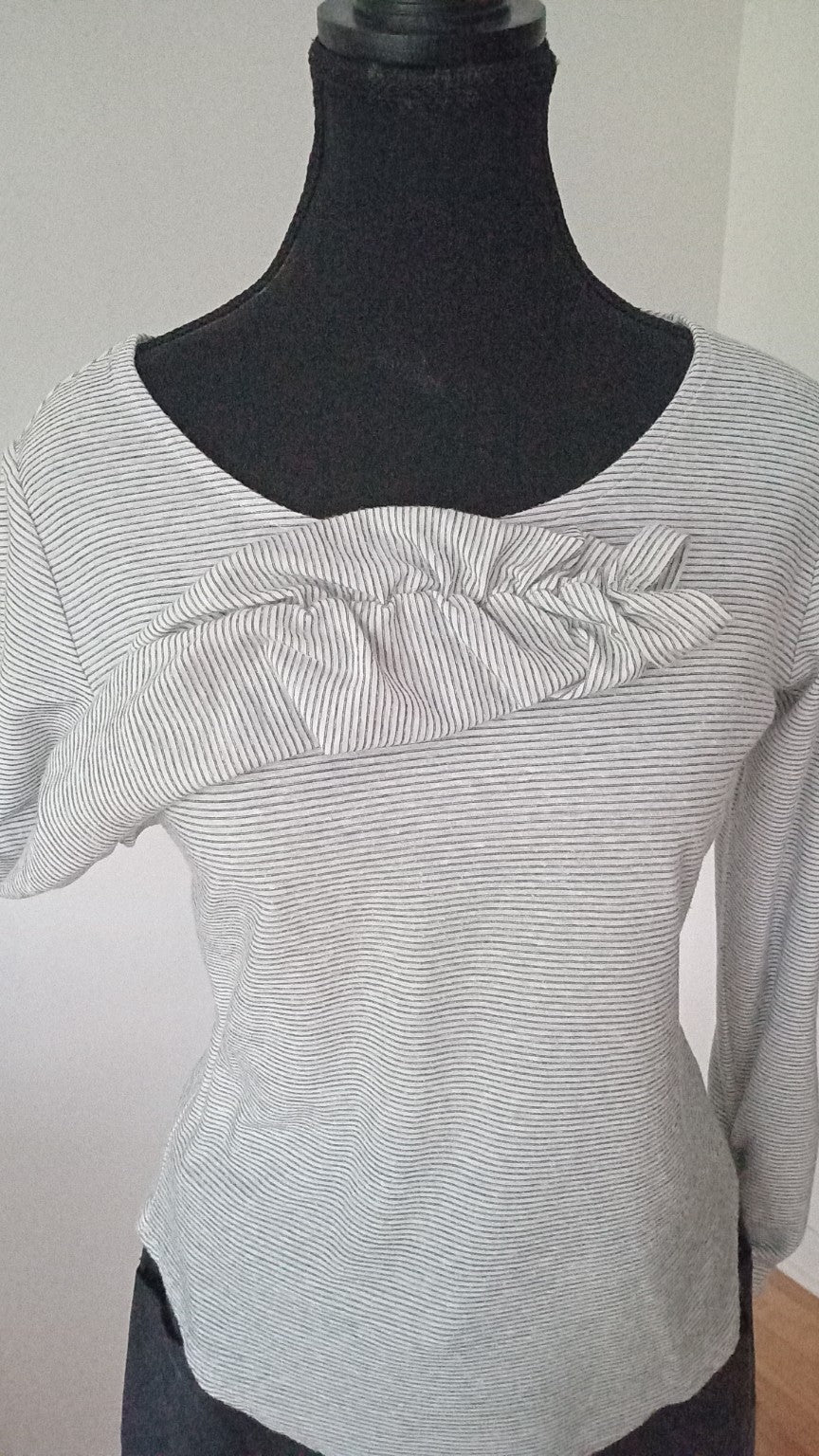 Top blanc YAYA Woman taille P - détail du poignet noué